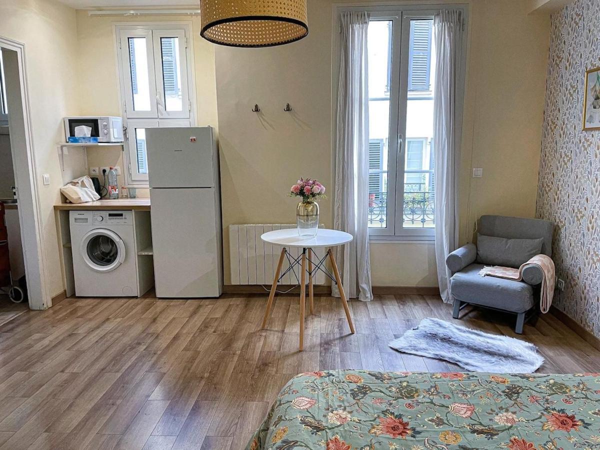 Petit Retro Francais 10 Apartment Paris